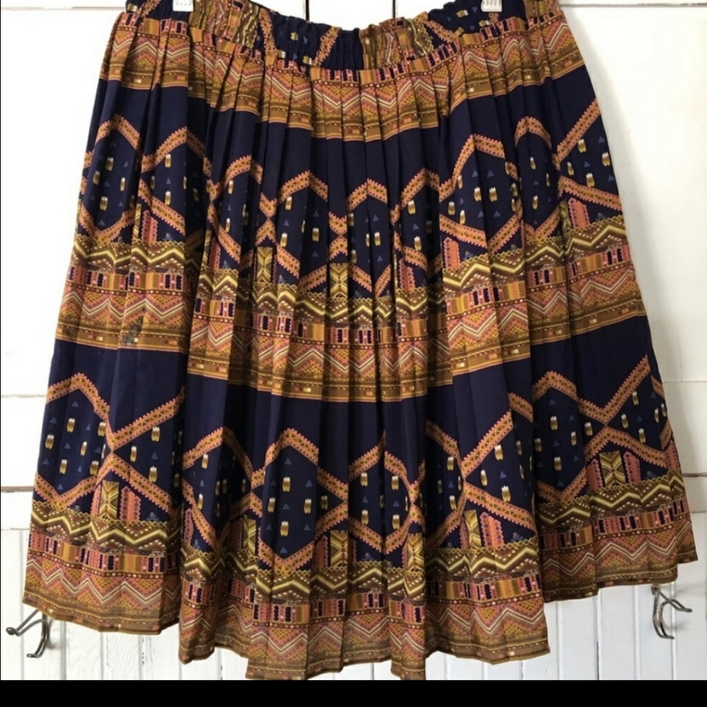 Anthropologie Recurring Theme Pleated - Picture 3 of 4